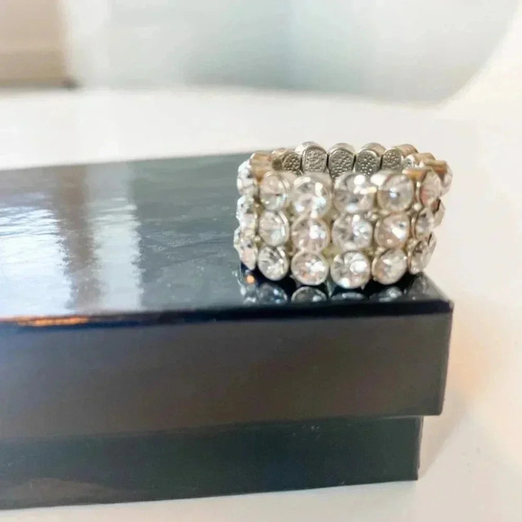 Jewelry - Crystal Bling Ring